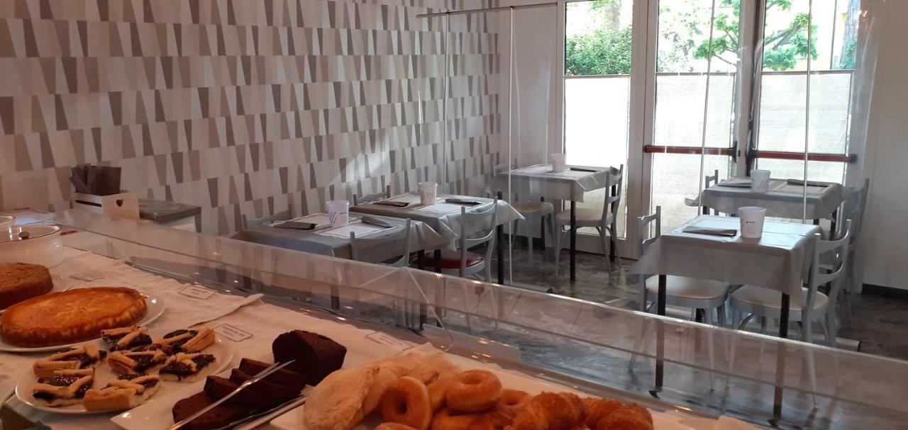 Hotel Garni Anna Cervia Exterior foto