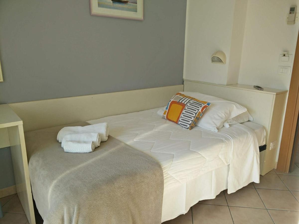 Hotel Garni Anna Cervia Exterior foto