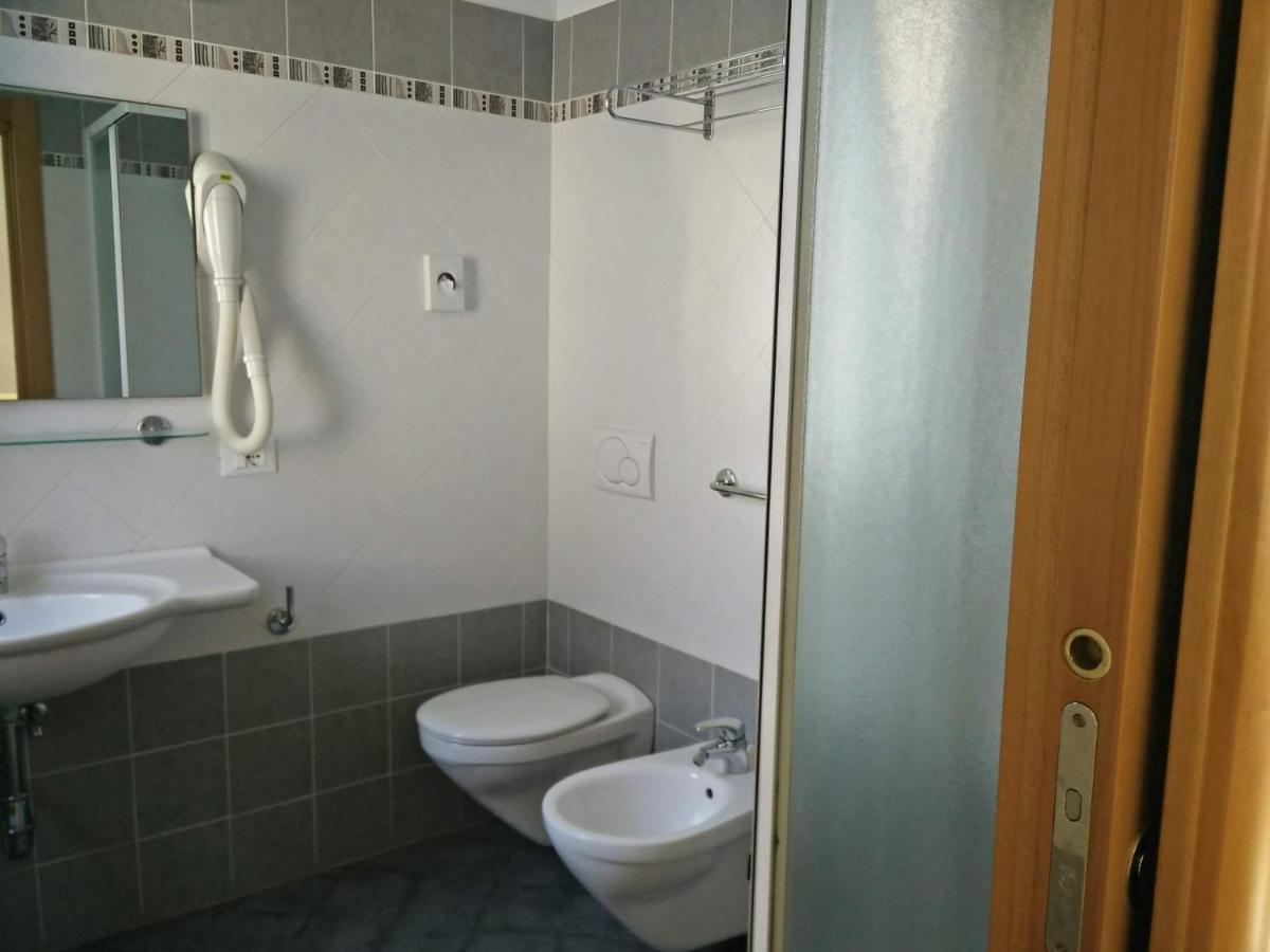 Hotel Garni Anna Cervia Exterior foto